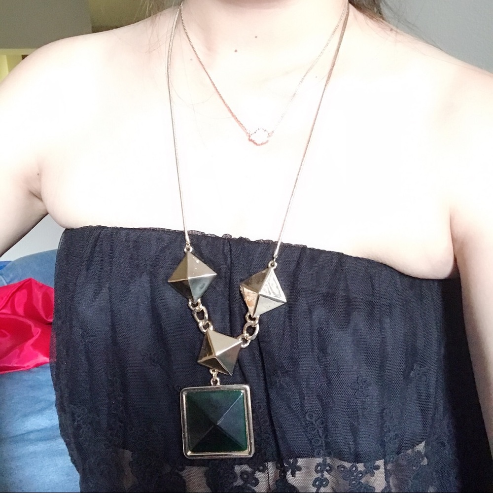 Express necklace
